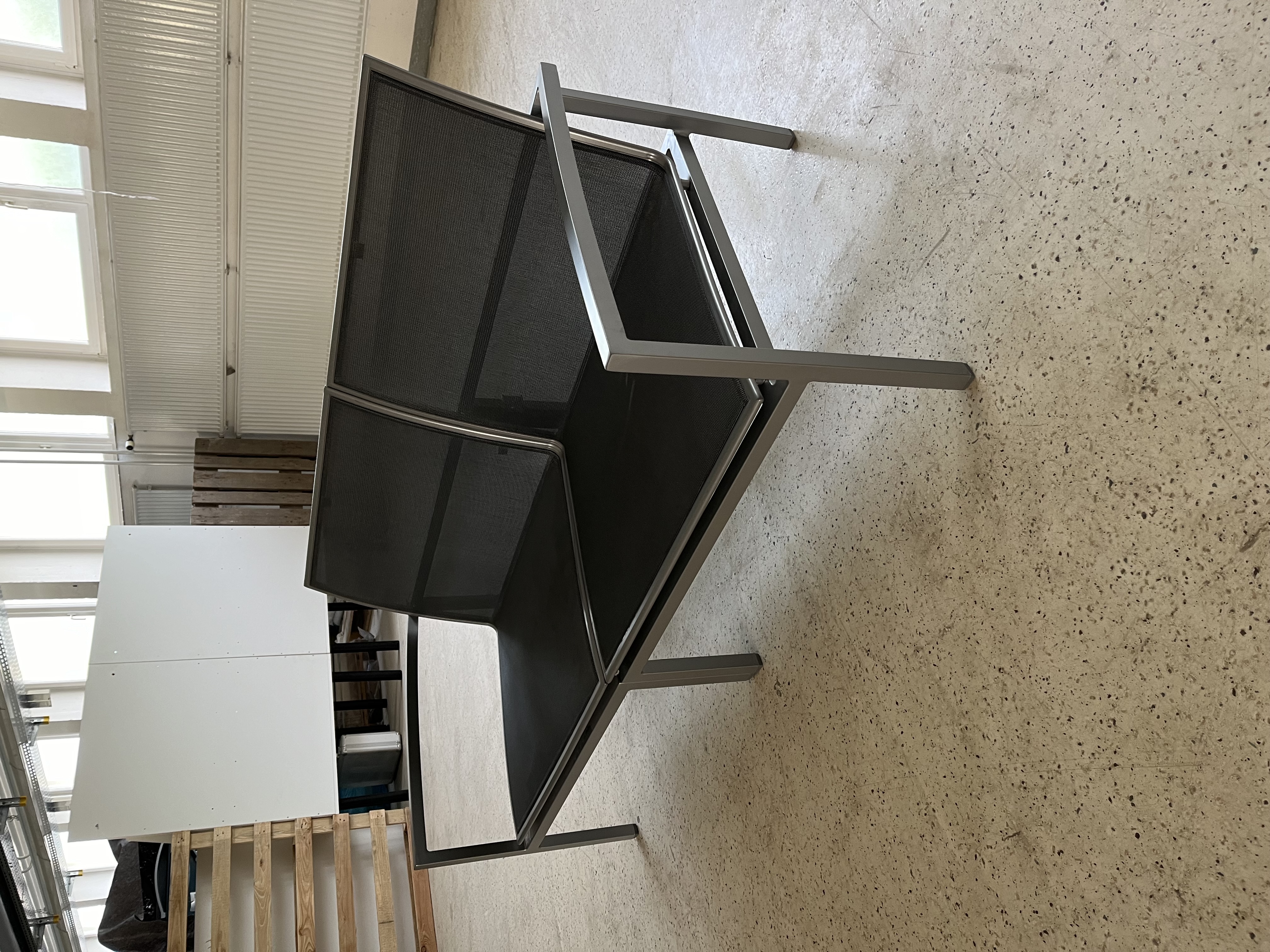 STERN Lounge-Seitenelement links und rechts Skelby Aluminium graphit mit Bezug Textilien silbergrau / Ausstellungsstück 
