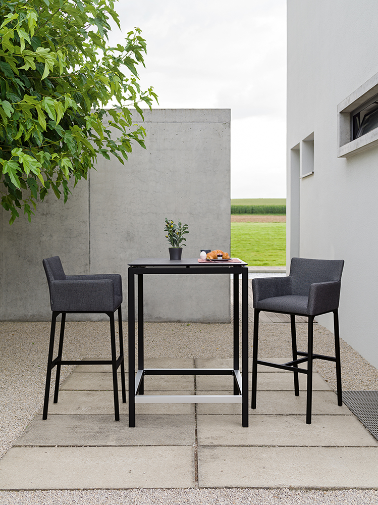 STERN Bar-Sessel Artus Aluminium schwarz matt Bezug Outdoorstoff seidenschwarz